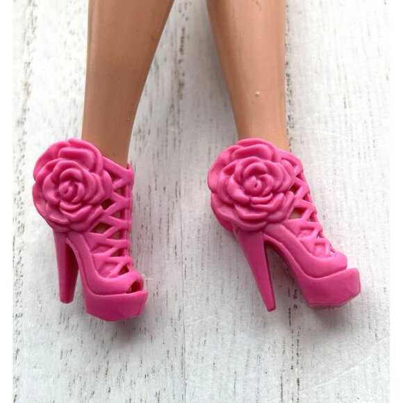 Barbie Doll Shoes Pink Strappy High Heels Roses Arched Feet - Picture 7 of 7